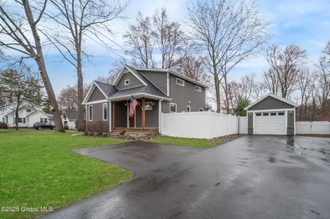 149 Guideboard Rd, Waterford, NY 12188