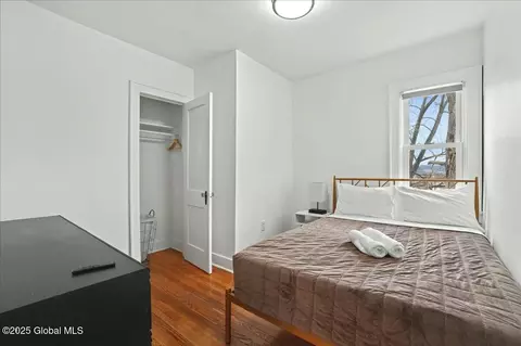 Bedroom - 701 Vale Pl, Schenectady, NY 12308 photo 3 of 7