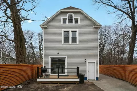 Exterior - 701 Vale Pl, Schenectady, NY 12308 photo 9 of 11
