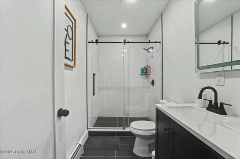 Bath - 701 Vale Pl, Schenectady, NY 12308 photo 3 of 3