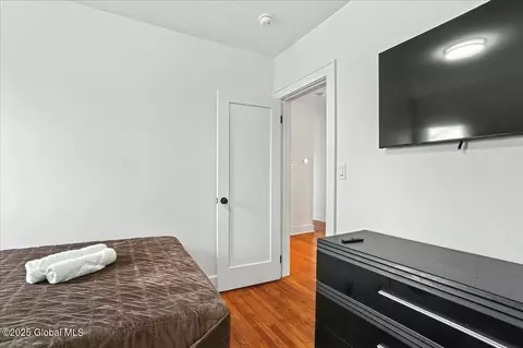 Bedroom - 701 Vale Pl, Schenectady, NY 12308 photo 4 of 7