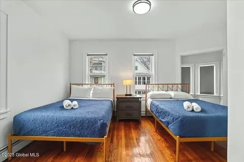 Bedroom - 701 Vale Pl, Schenectady, NY 12308 photo 5 of 7