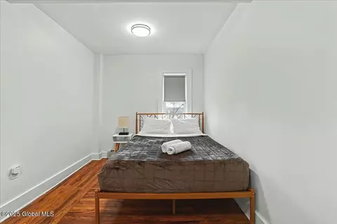 Bedroom - 701 Vale Pl, Schenectady, NY 12308 photo 2 of 7