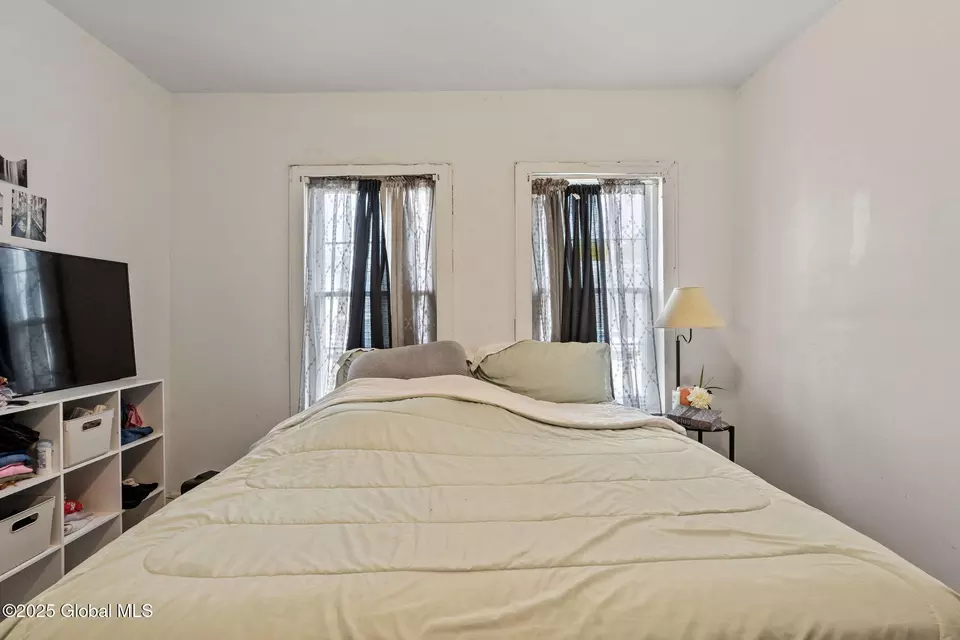 Bedroom - 346 Locust Ave, Amsterdam, NY 12010 photo 16 of 17