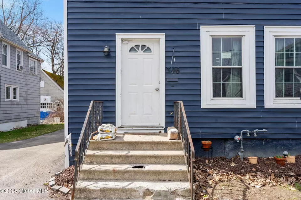 Exterior - 346 Locust Ave, Amsterdam, NY 12010 photo 2 of 2