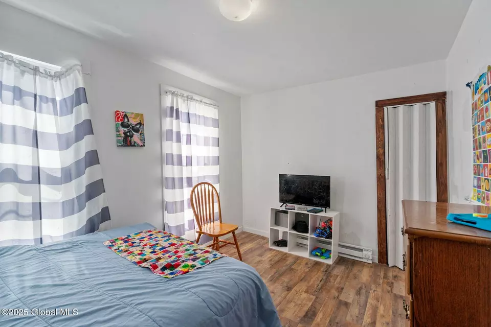 Bedroom - 346 Locust Ave, Amsterdam, NY 12010 photo 6 of 17