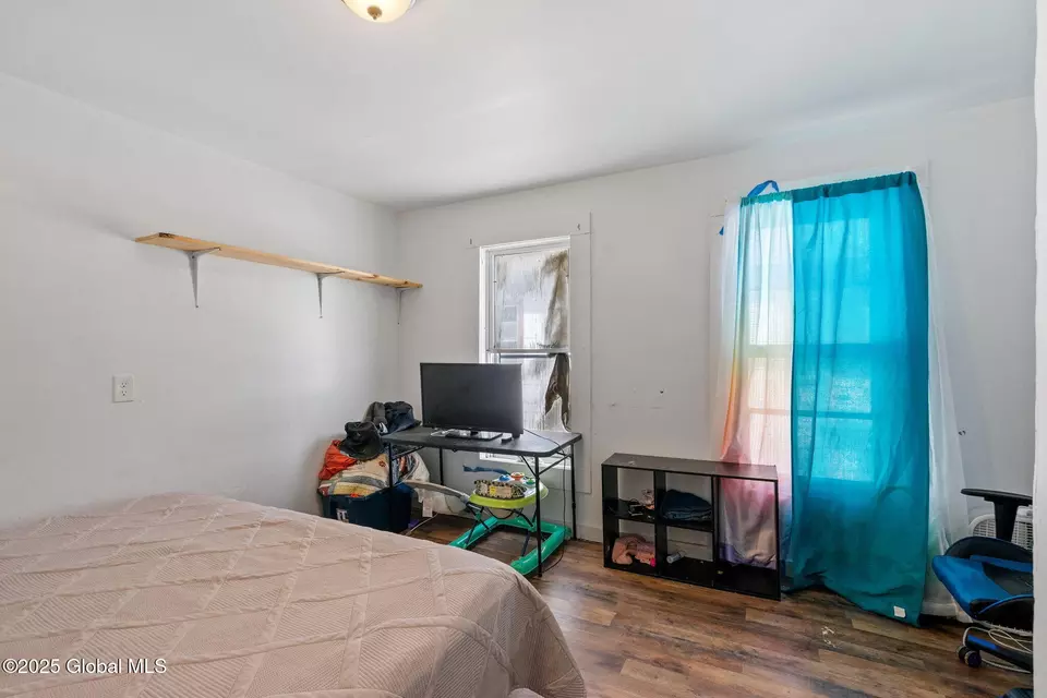 Bedroom - 346 Locust Ave, Amsterdam, NY 12010 photo 8 of 17