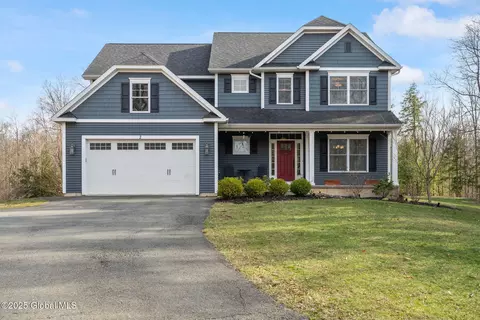 2 Arden Way, Altamont, NY 12009
