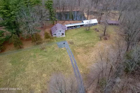 244 Lost Valley Rd, Amsterdam, NY 12010