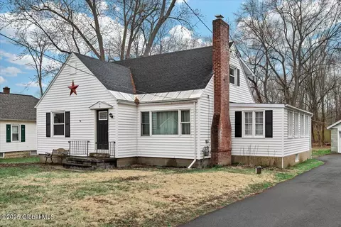 56 Willowbrook Ave, South Bethlehem, NY 12161