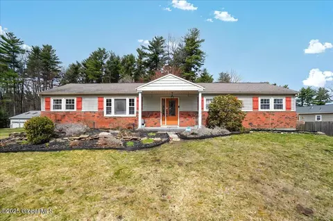 19 Hillcrest Dr, Ballston Lake, NY 12019