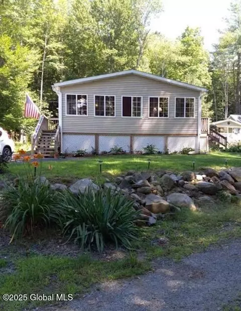 8 S 40th Rd, Hadley, NY 12835