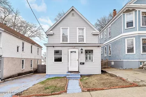 143 Linden St, Schenectady, NY 12304