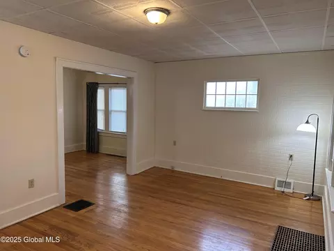 2012 State St, Schenectady, NY 12304 photo 9