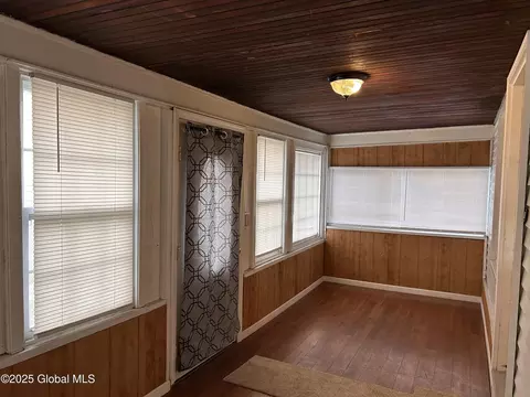 2012 State St, Schenectady, NY 12304 photo 5
