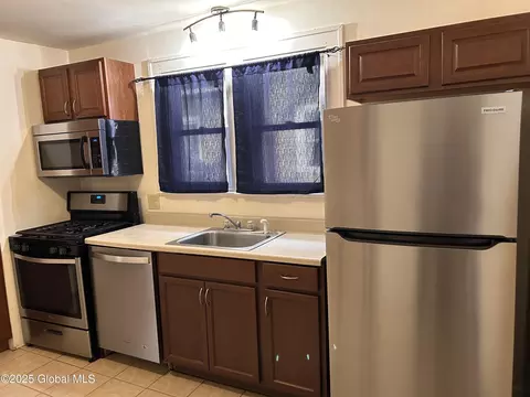 2012 State St, Schenectady, NY 12304 photo 23