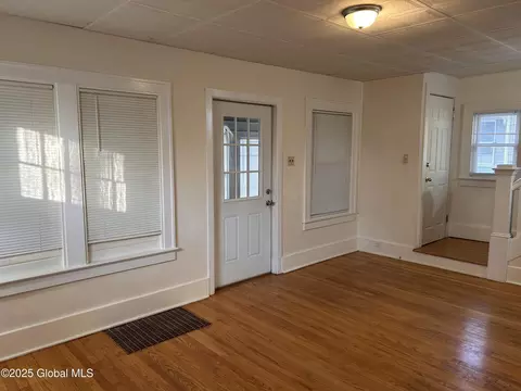 2012 State St, Schenectady, NY 12304 photo 7