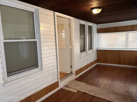 2012 State St, Schenectady, NY 12304 photo 4