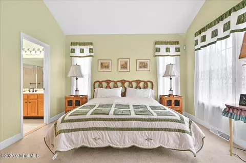 Bedroom - 40 Sheldon Dr, Mechanicville, NY 12118 photo 2 of 5