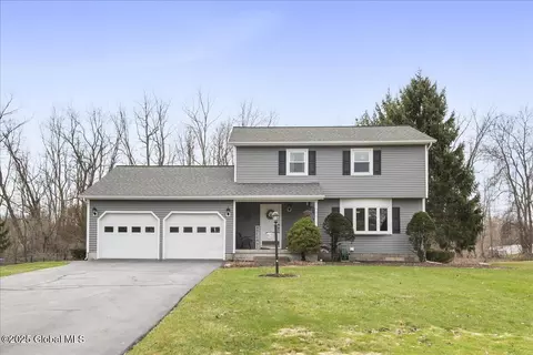 62 Gretel Ter, Ballston Lake, NY 12019