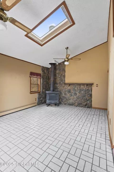 9 Griffith Ln, Glenville, NY 12302 photo 6