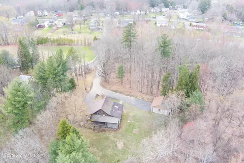 9 Griffith Ln, Glenville, NY 12302 photo 3