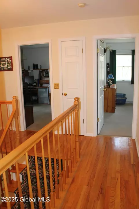2 Rhode Island Ct, Rexford, NY 12148 photo 17