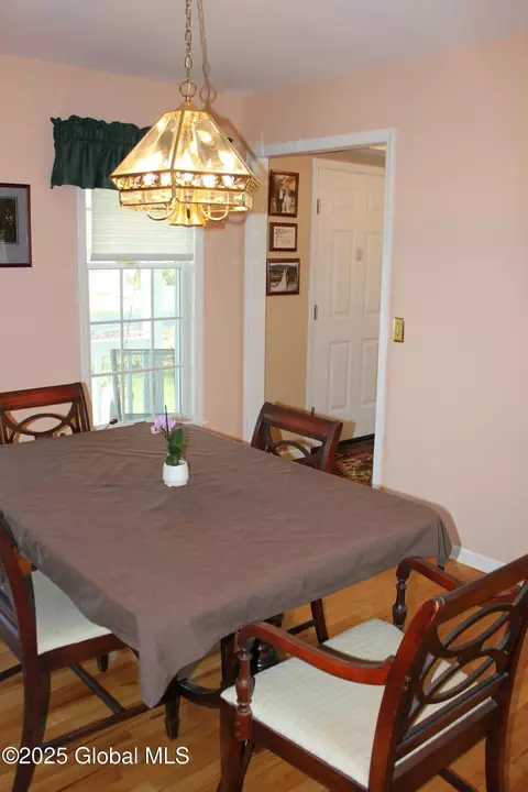 2 Rhode Island Ct, Rexford, NY 12148 photo 7