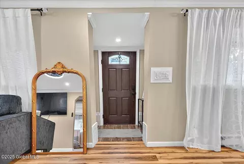 840 Whitney Dr, Schenectady, NY 12309 photo 5
