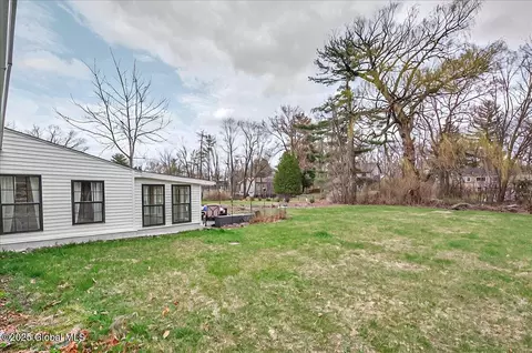 840 Whitney Dr, Schenectady, NY 12309 photo 35