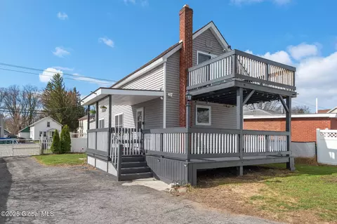 Exterior - 330 Mariaville Rd, Schenectady, NY 12306 photo 7 of 10