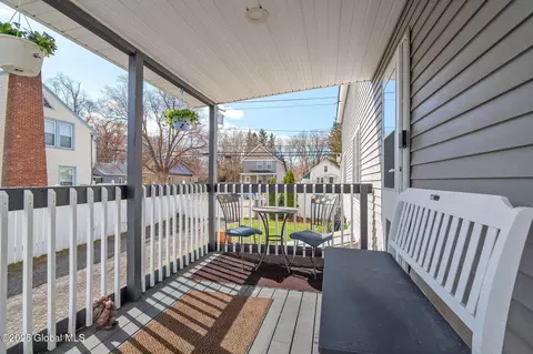 Exterior - 330 Mariaville Rd, Schenectady, NY 12306 photo 5 of 10