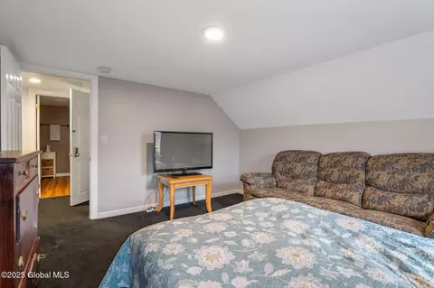 Bedroom - 330 Mariaville Rd, Schenectady, NY 12306 photo 4 of 5