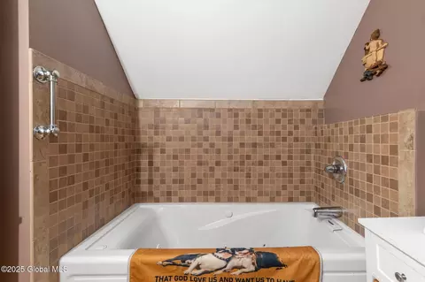 Bath - 330 Mariaville Rd, Schenectady, NY 12306 photo 3 of 4