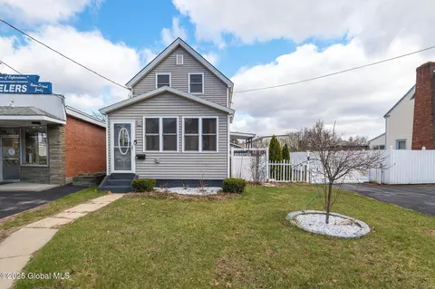 330 Mariaville Rd, Schenectady, NY 12306