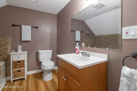 Bath - 330 Mariaville Rd, Schenectady, NY 12306 photo 2 of 4