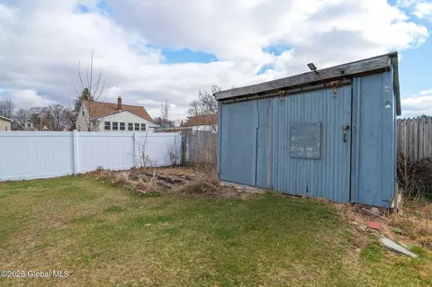 Exterior - 330 Mariaville Rd, Schenectady, NY 12306 photo 8 of 10