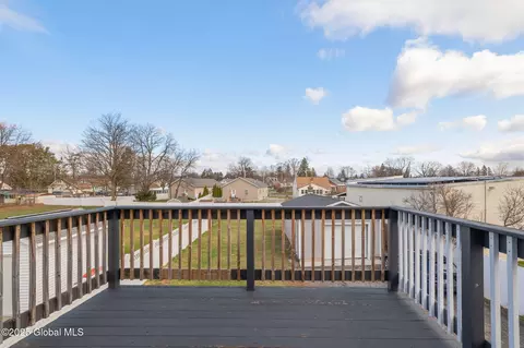Exterior - 330 Mariaville Rd, Schenectady, NY 12306 photo 2 of 10
