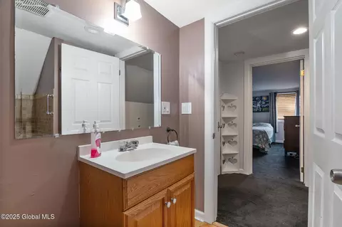 Bath - 330 Mariaville Rd, Schenectady, NY 12306 photo 4 of 4