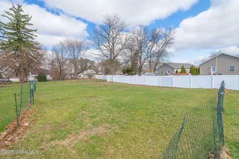 Exterior - 330 Mariaville Rd, Schenectady, NY 12306 photo 10 of 10