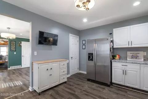 Kitchen - 330 Mariaville Rd, Schenectady, NY 12306 photo 4 of 5