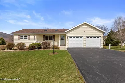 151 Mt Path, Middleburgh, NY 12122