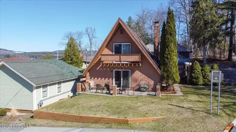 1 Racawana Rd, Lake George, NY 12845