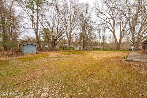 Exterior - 115 Droms Rd, Glenville, NY 12302 photo 5 of 6