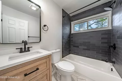 Bath - 115 Droms Rd, Glenville, NY 12302 photo 1 of 2