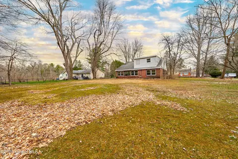 Exterior - 115 Droms Rd, Glenville, NY 12302 photo 6 of 6