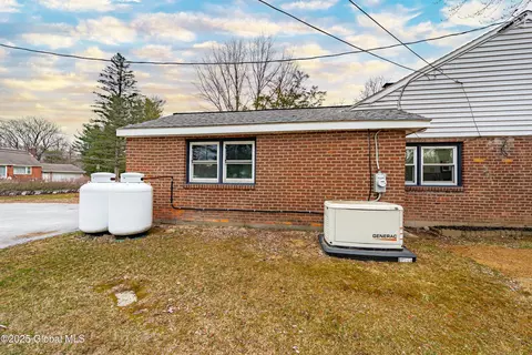 Exterior - 115 Droms Rd, Glenville, NY 12302 photo 4 of 6