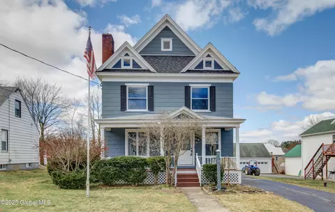22 Church St, Hagaman, NY 12086