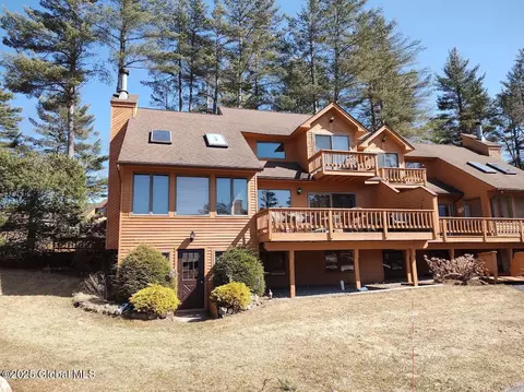 11 Hummingbird Cir # -A, Adirondack, NY 12808