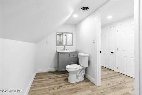 Entry Way - 449 Taurus Rd, Schenectady, NY 12304 photo 4 of 4